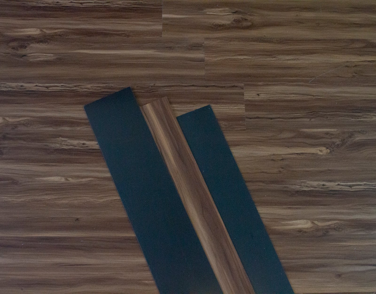 Duela Vinilica 3.1 mm Hai 3104 Caja con 3.90 m²